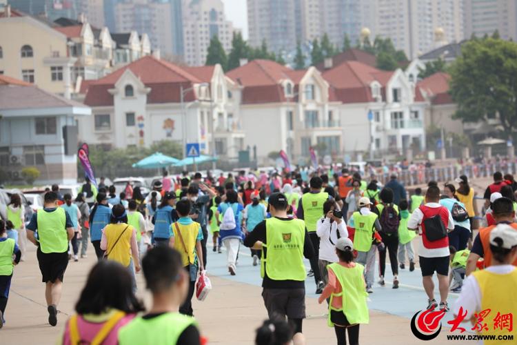 跑进新时代 跑出新生活 2024年青岛市全民健身亲子跑顺利举行(图3)